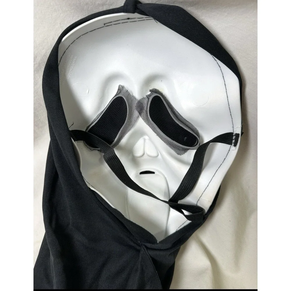 2014 Scream Ghostface Mask 9206WM Easter Unlimited Fun World Halloween Hood